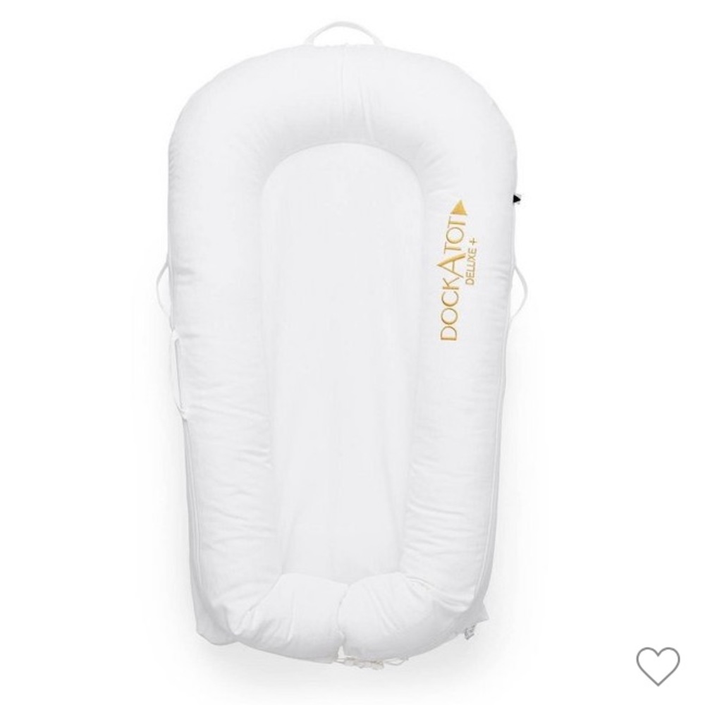 DockATot (Deluxe+) comes with bag